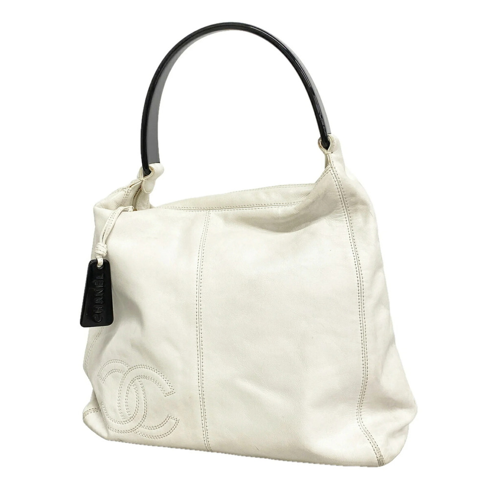 CHANEL White Leather Shoulder Bag